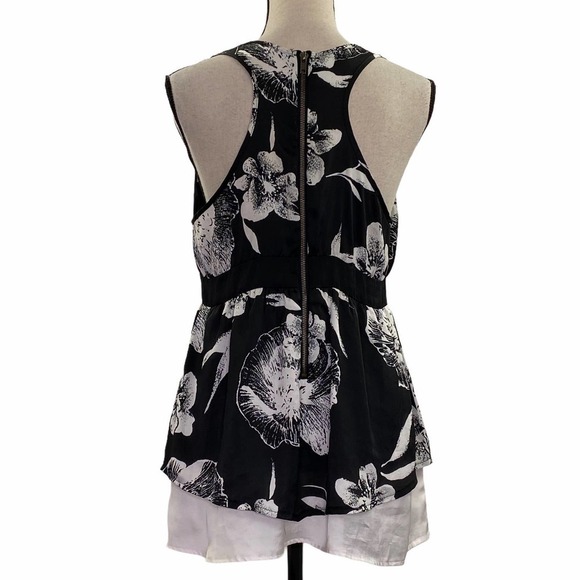 CHARLOTTE Russe Layered Floral Sleeveless Blouse - Picture 3 of 10